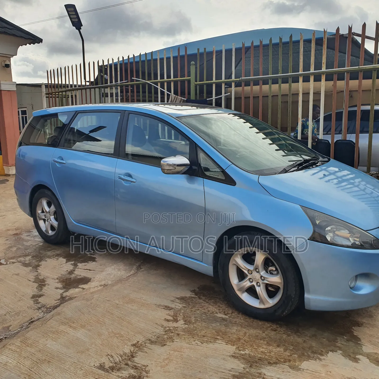 Mitsubishi Grandis 2009 Blue