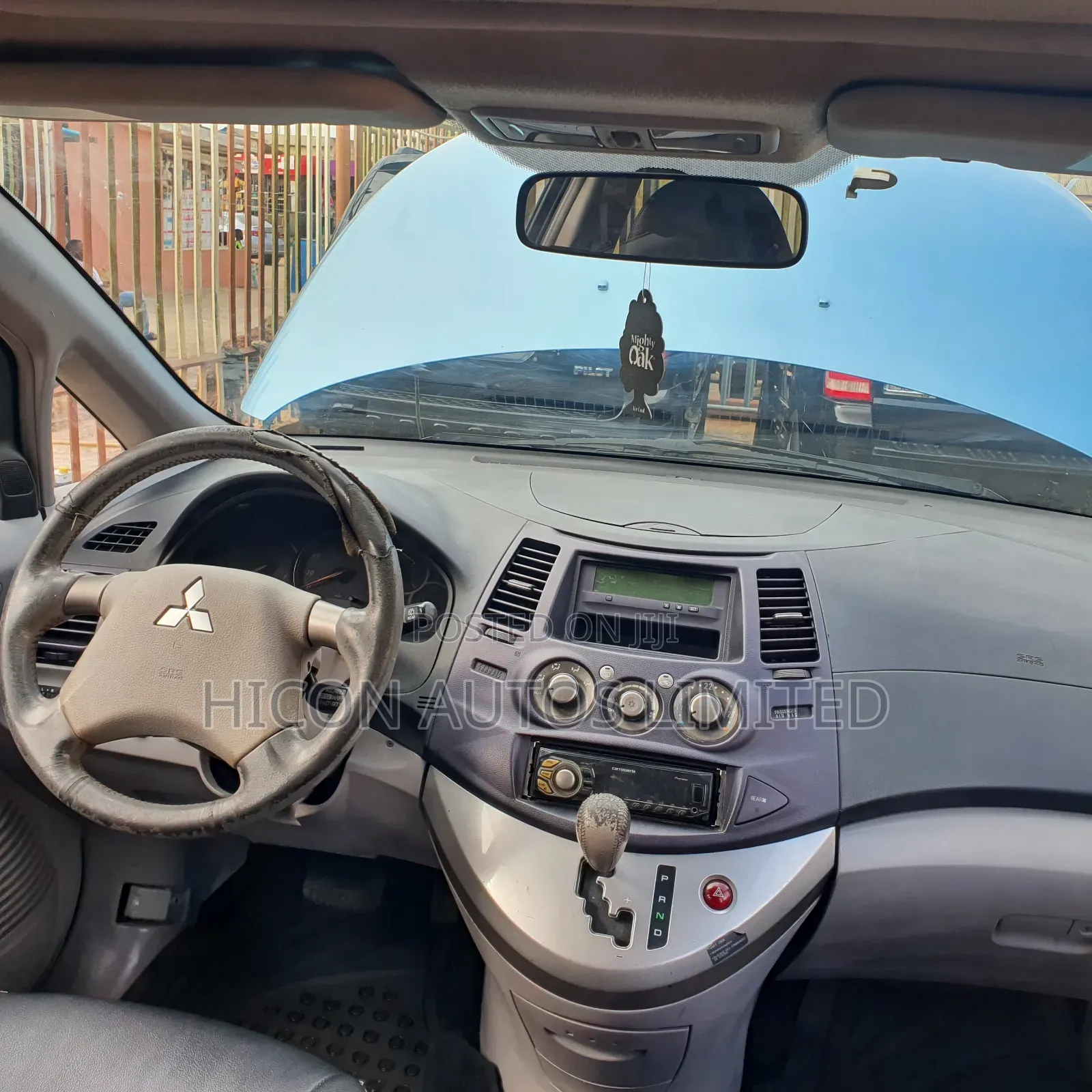 Mitsubishi Grandis 2009 Blue