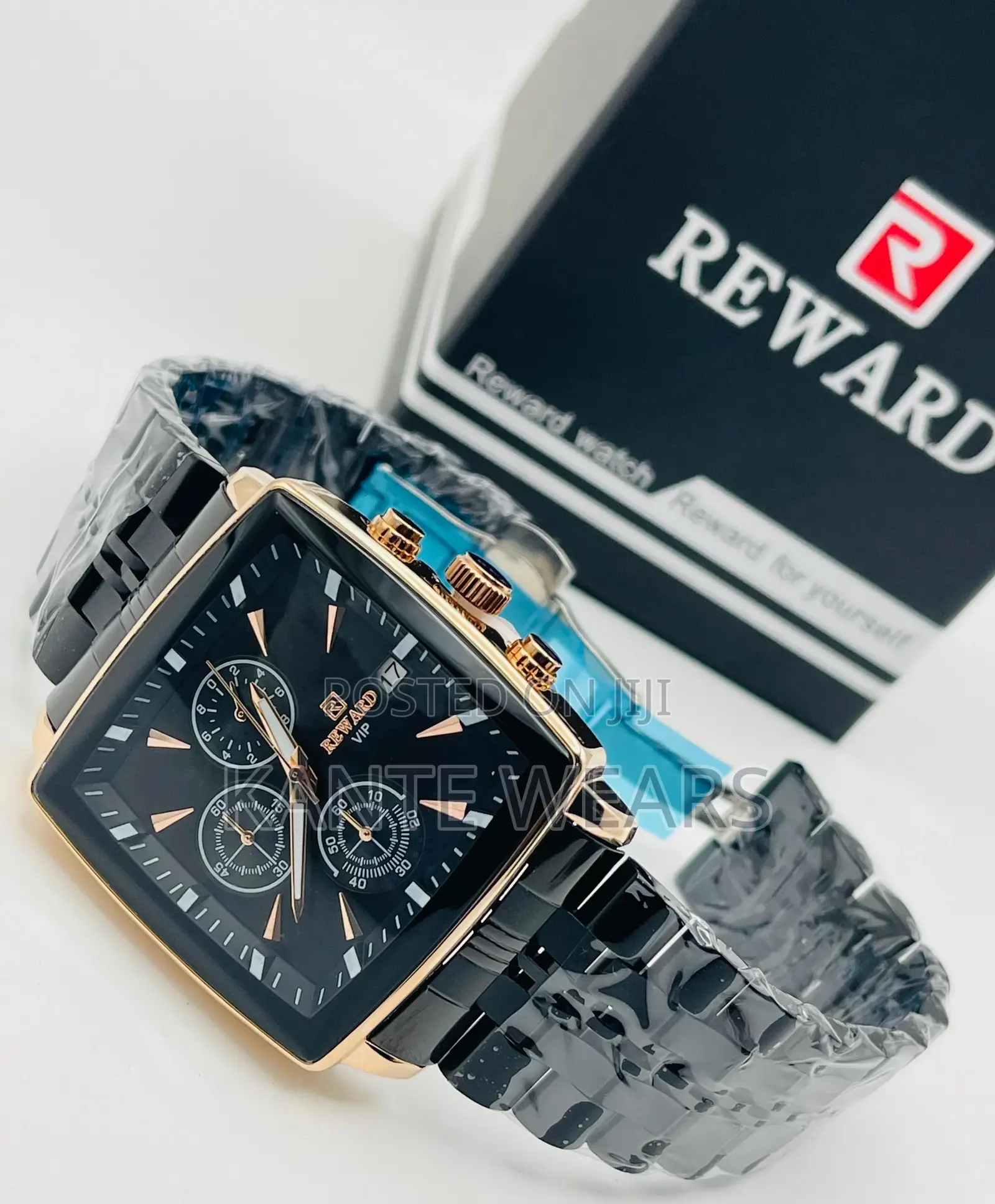 Reward Chronograph Wristwatch With the Best 3 Musketeers of Time