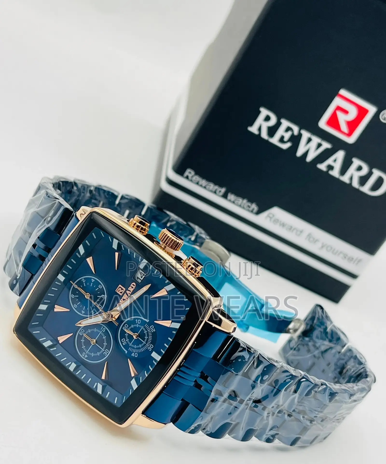 Reward Chronograph Wristwatch With the Best 3 Musketeers of Time