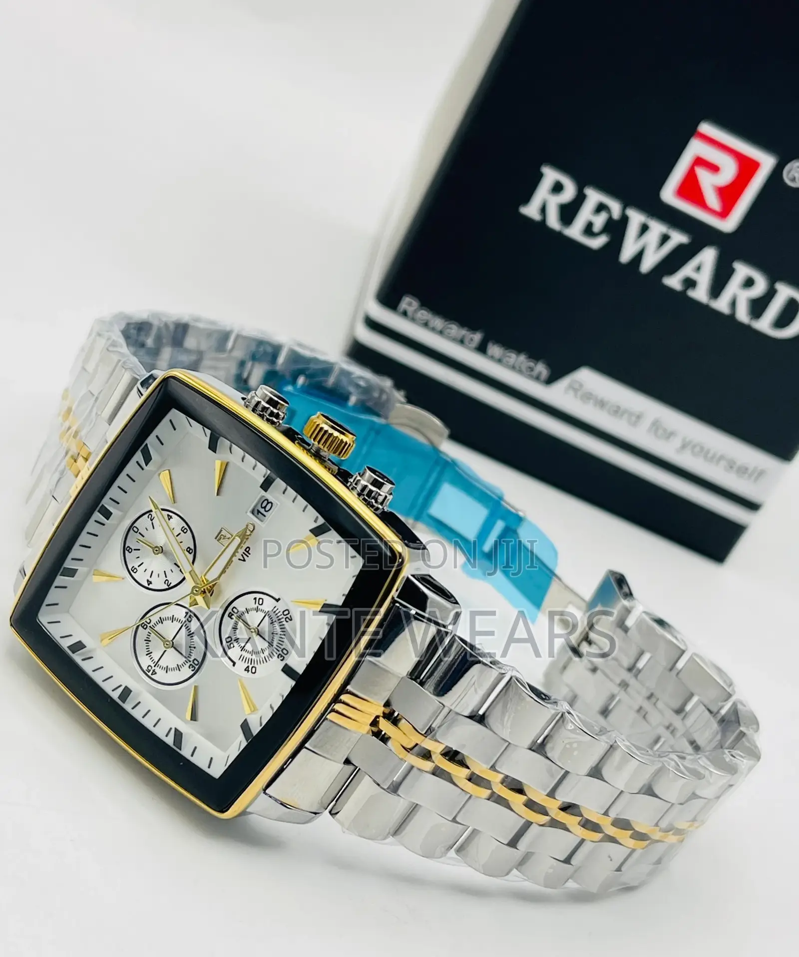 Reward Chronograph Wristwatch With the Best 3 Musketeers of Time