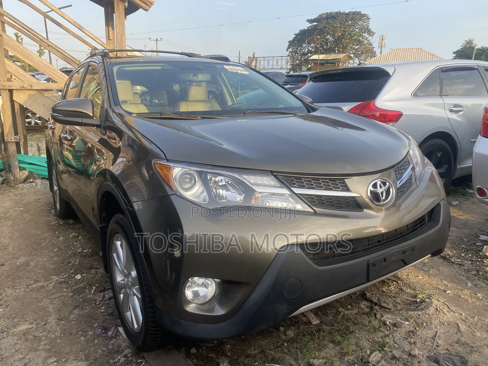 Toyota RAV4 Limited 4dr SUV (2.5L 4cyl 6A) 2015 Gray
