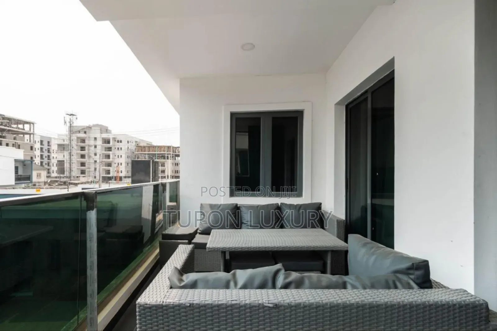 Luxury 2bedroom With Pool, Ps5 and Beautiful Balcony View
