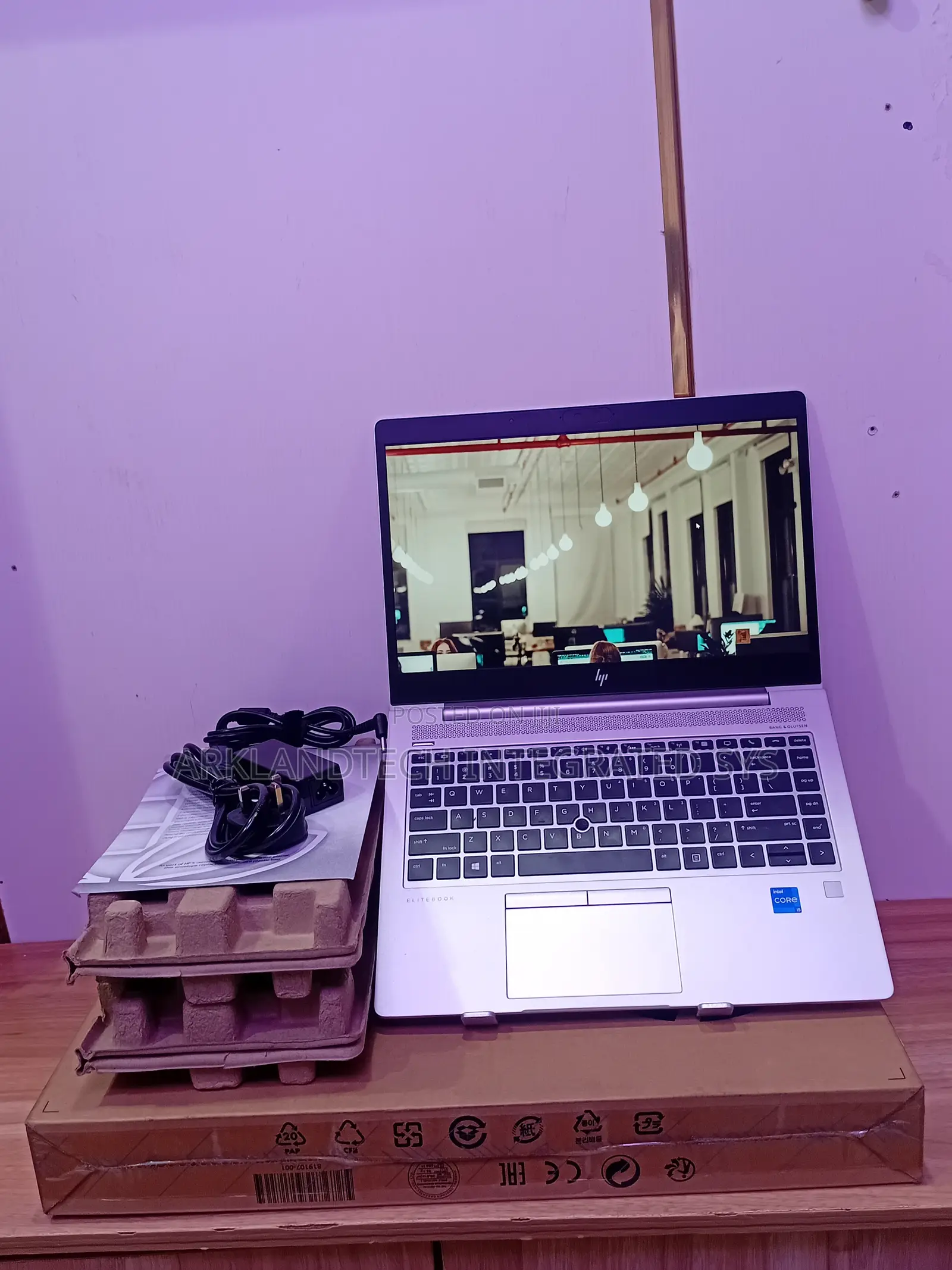 New Laptop HP EliteBook 840 G3 16GB Intel Core i5 SSD 256GB