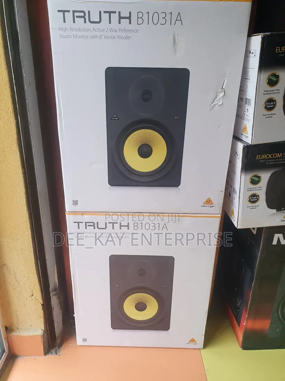 Behringer Truth B1031a Studio Monitor