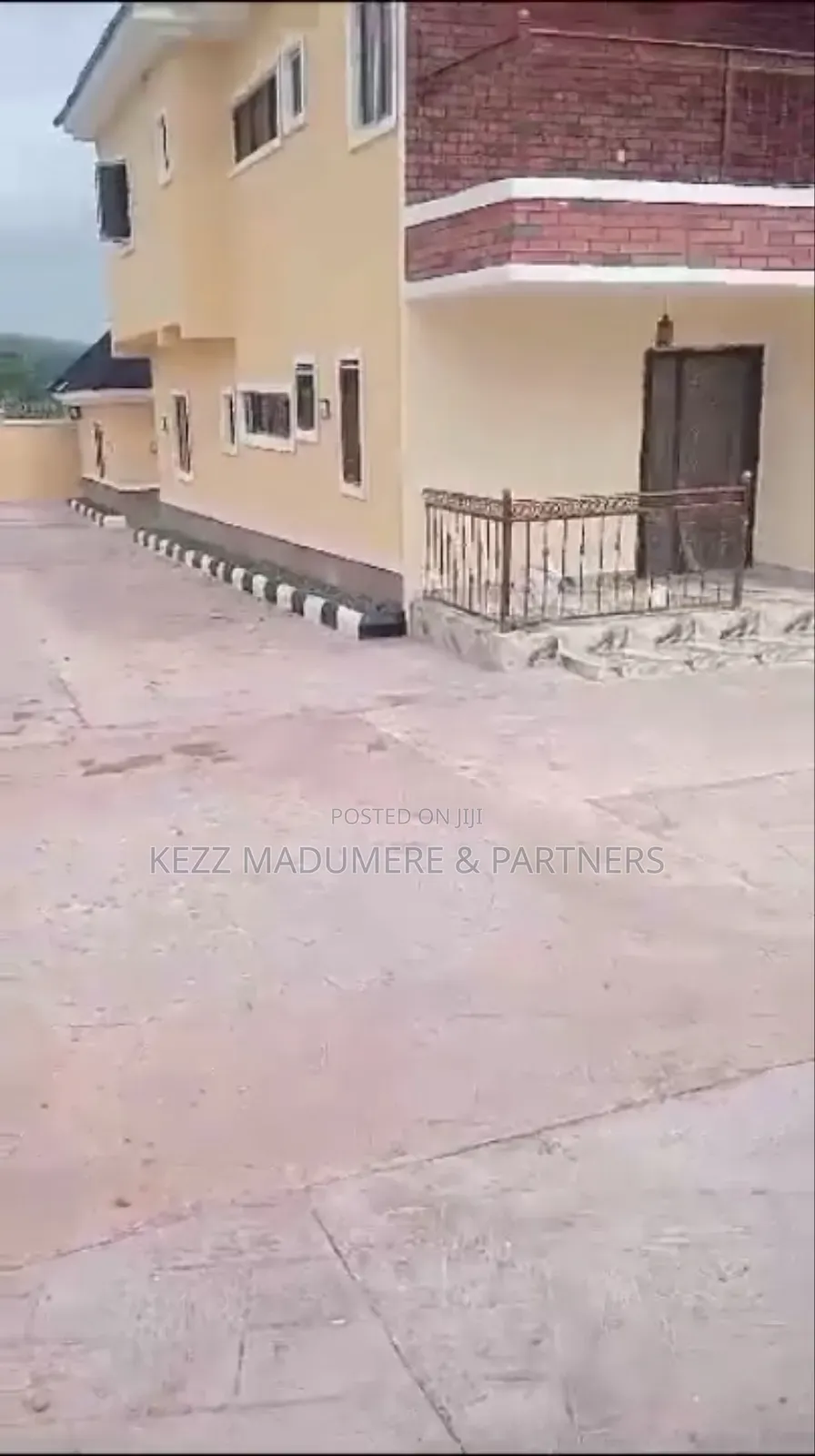 4bdrm Duplex in Winner'S Estate, for sale