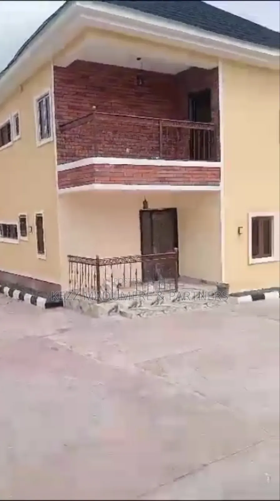 4bdrm Duplex in Winner'S Estate, for sale