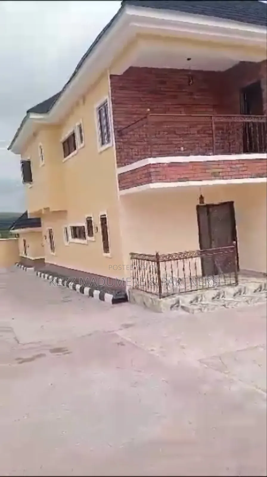 4bdrm Duplex in Winner'S Estate, for sale