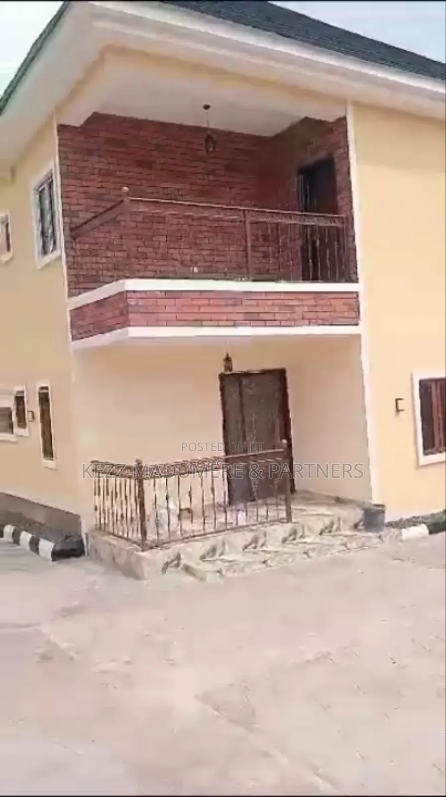 4bdrm Duplex in Winner'S Estate, for sale