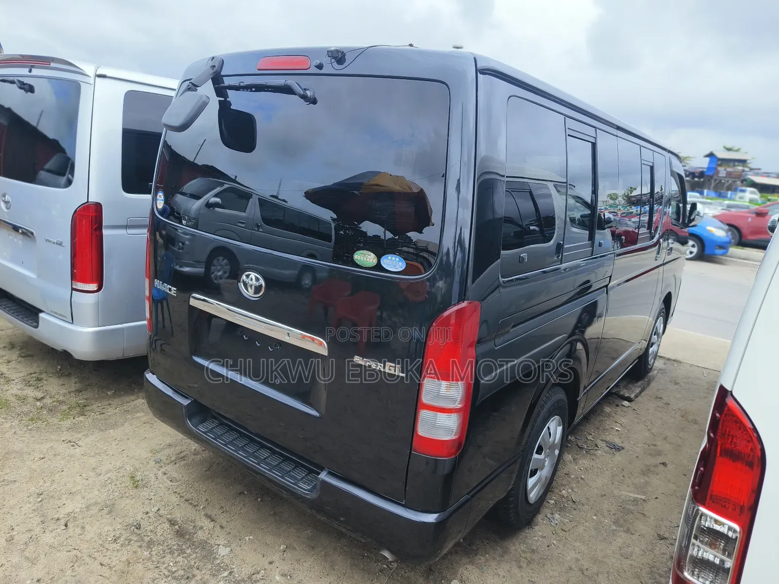 Toyota HiAce 2013 Black