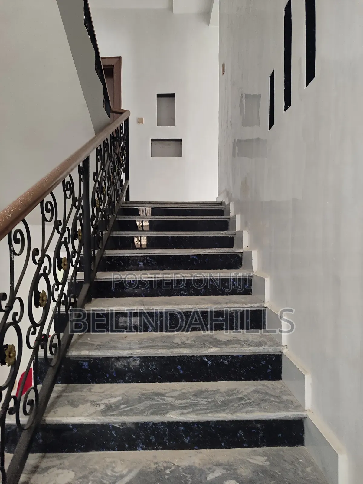 5bdrm Duplex in Apo Resettlement for sale