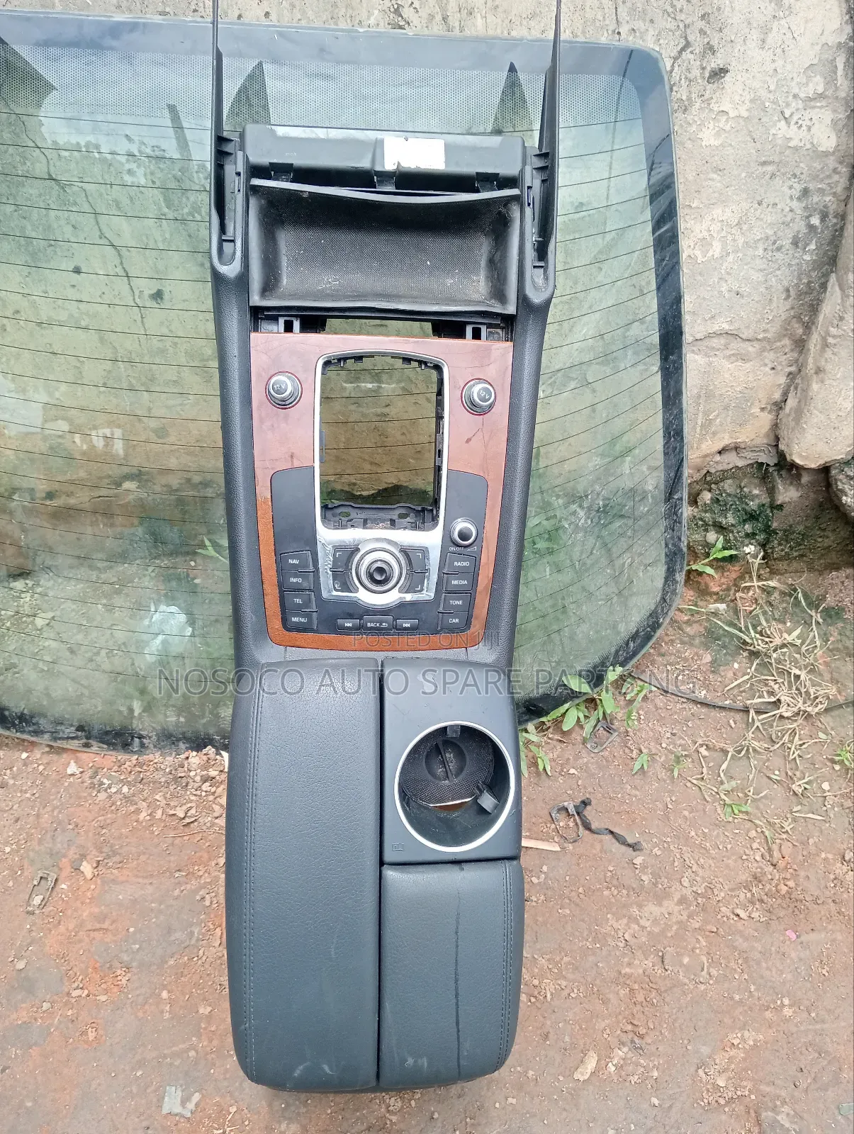 Audi Q7 Complete Arm Rest With Radio Control