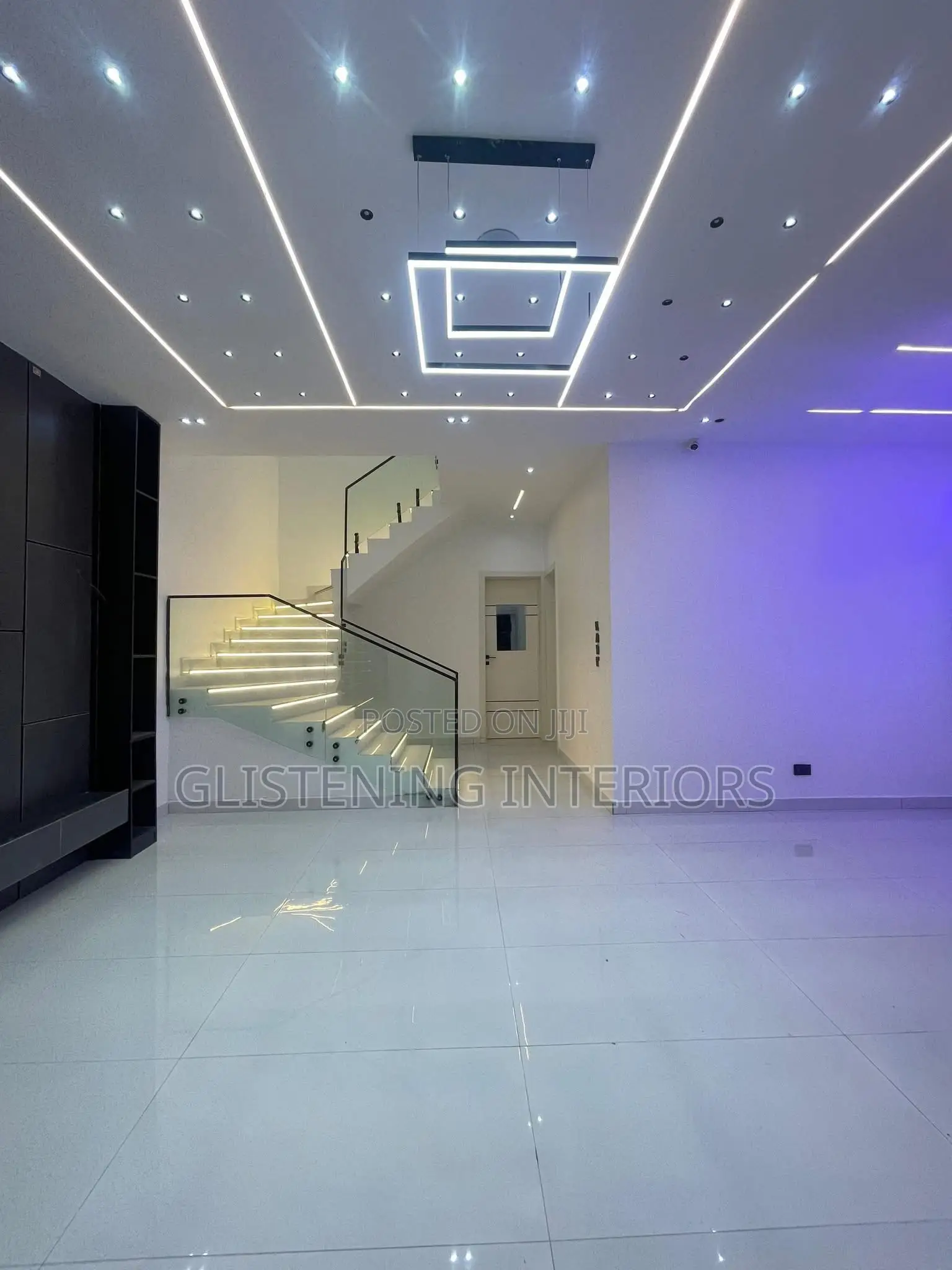 Staircase Side Design With 10mm Plain Glass Tempered And A Stud