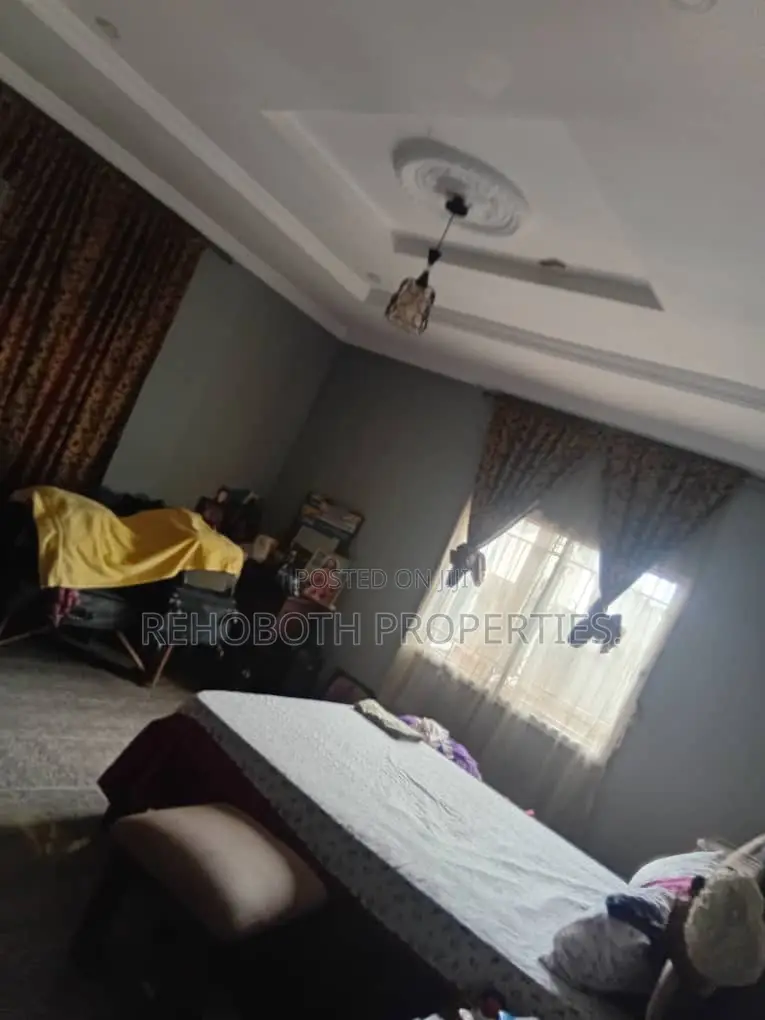 5bdrm Bungalow in Taiye Mogonna, Akala Express for sale