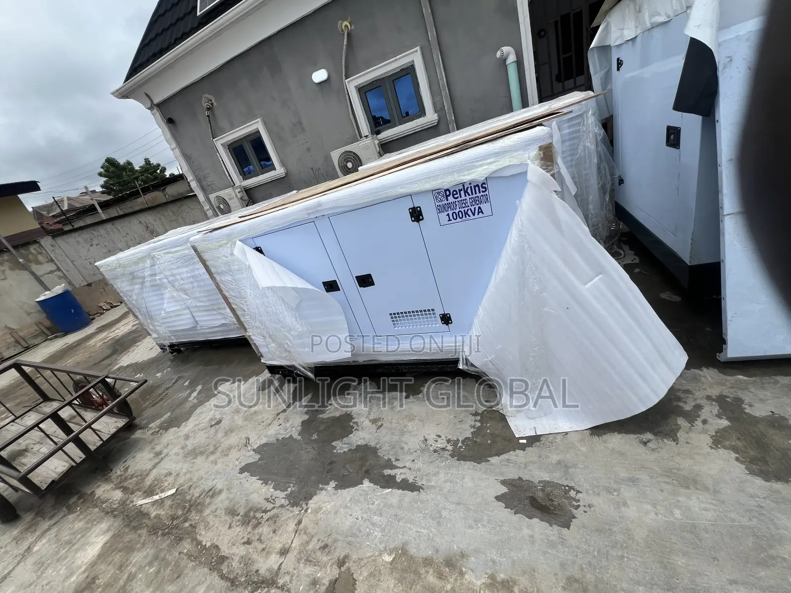 100kva Perkins Soundproof Diesel Generator