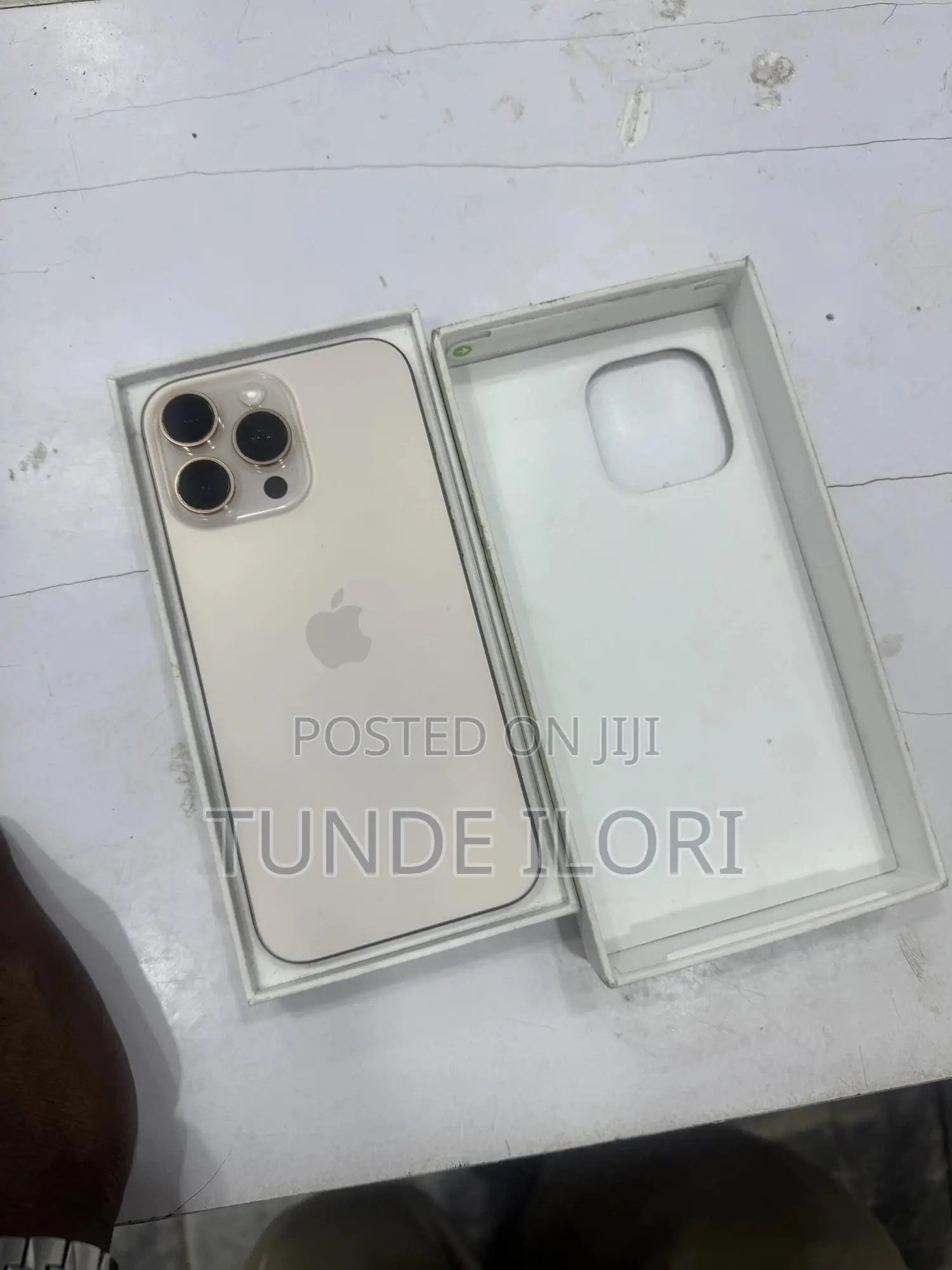 New Apple iPhone 16 Pro Max 256 GB Gold