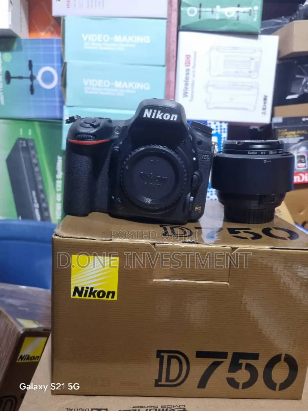 Nikon D750 Frame Camera With 50mm F/1.8 Lens