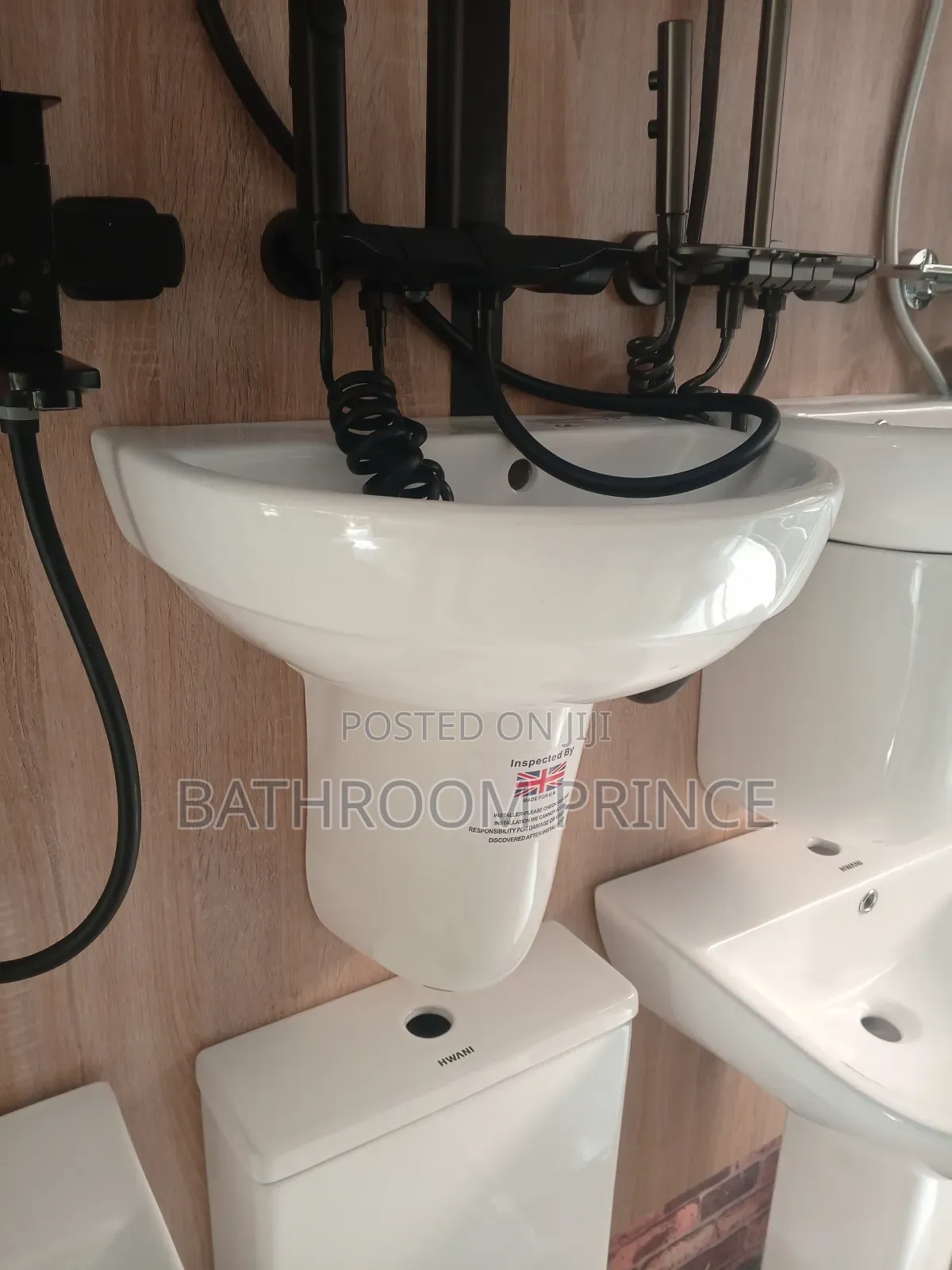 Quality Round Wall Hung Basin and Pedestal