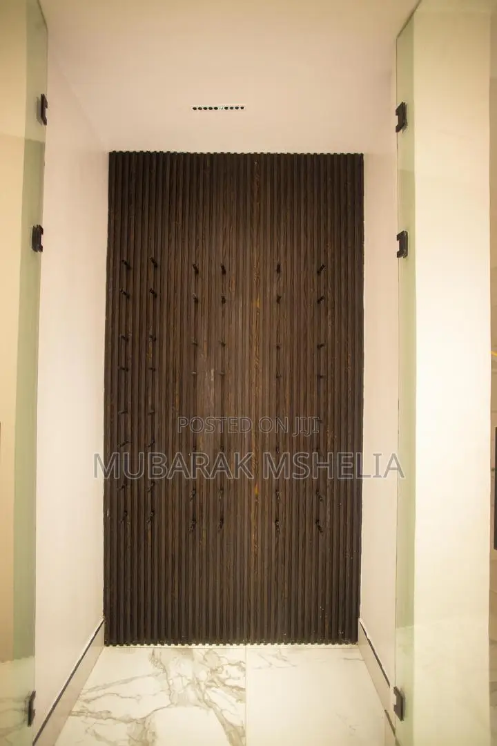 6bdrm Duplex in Ikota for sale