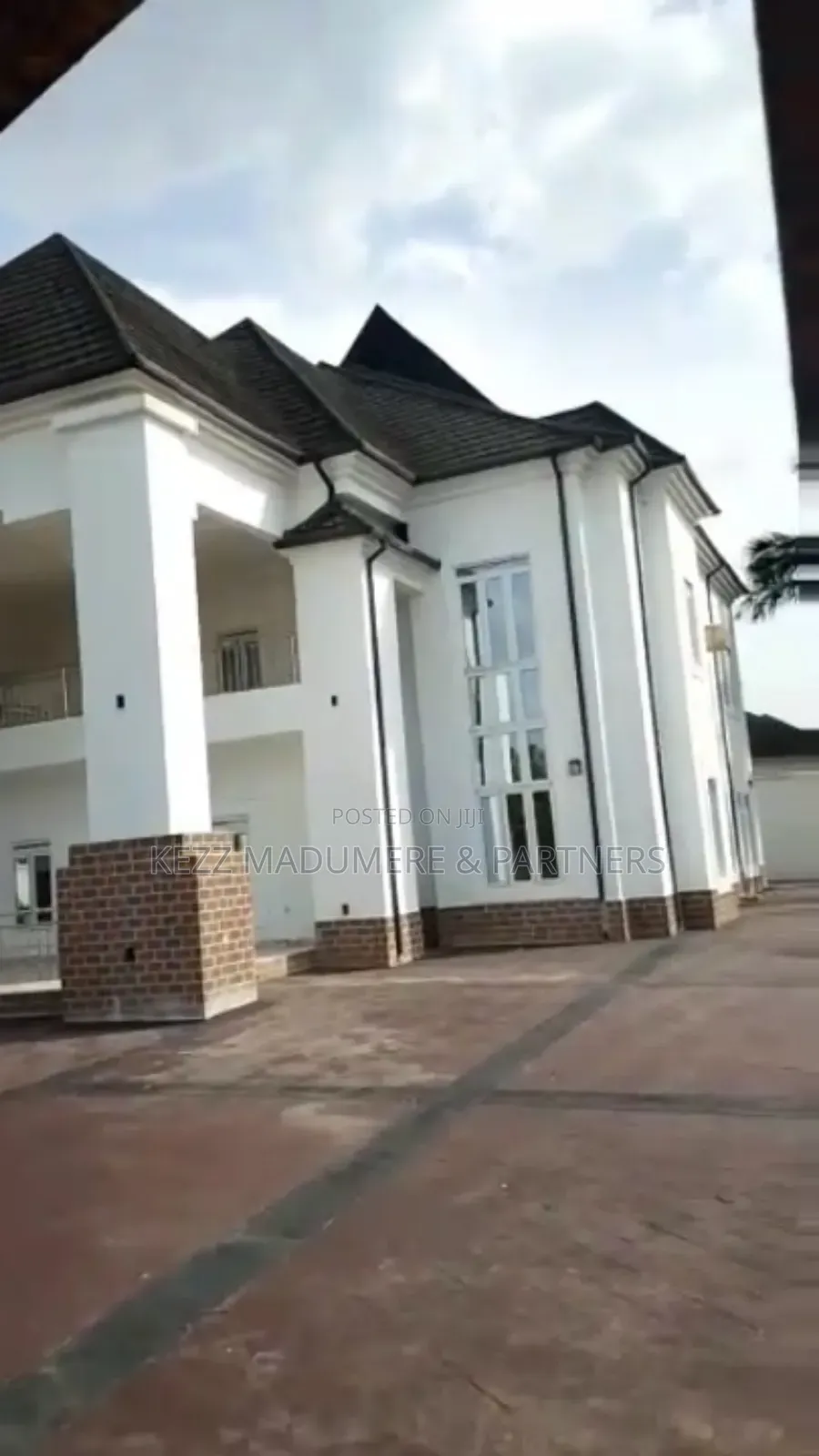 6bdrm Duplex in Off Mcc , Uratta , for sale
