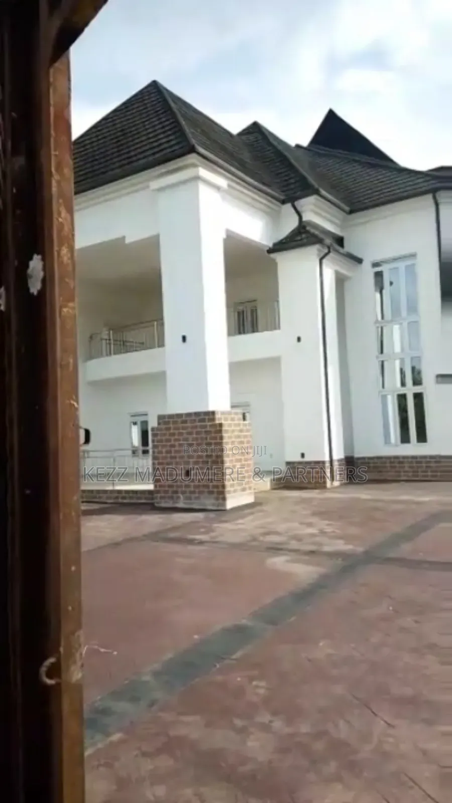 6bdrm Duplex in Off Mcc , Uratta , for sale