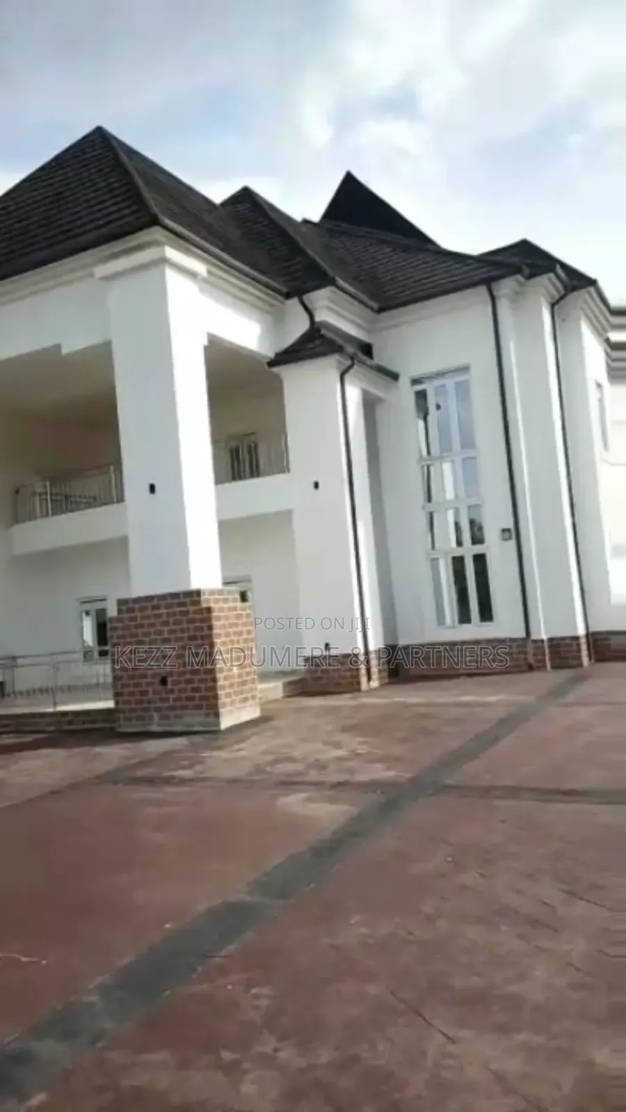 6bdrm Duplex in Off Mcc , Uratta , for sale