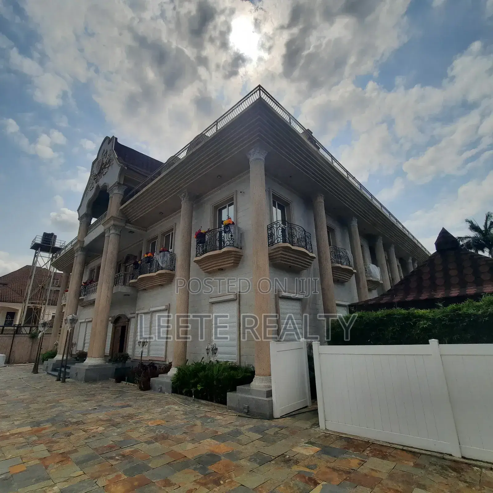 Furnished 9bdrm Mansion in Maitama for sale