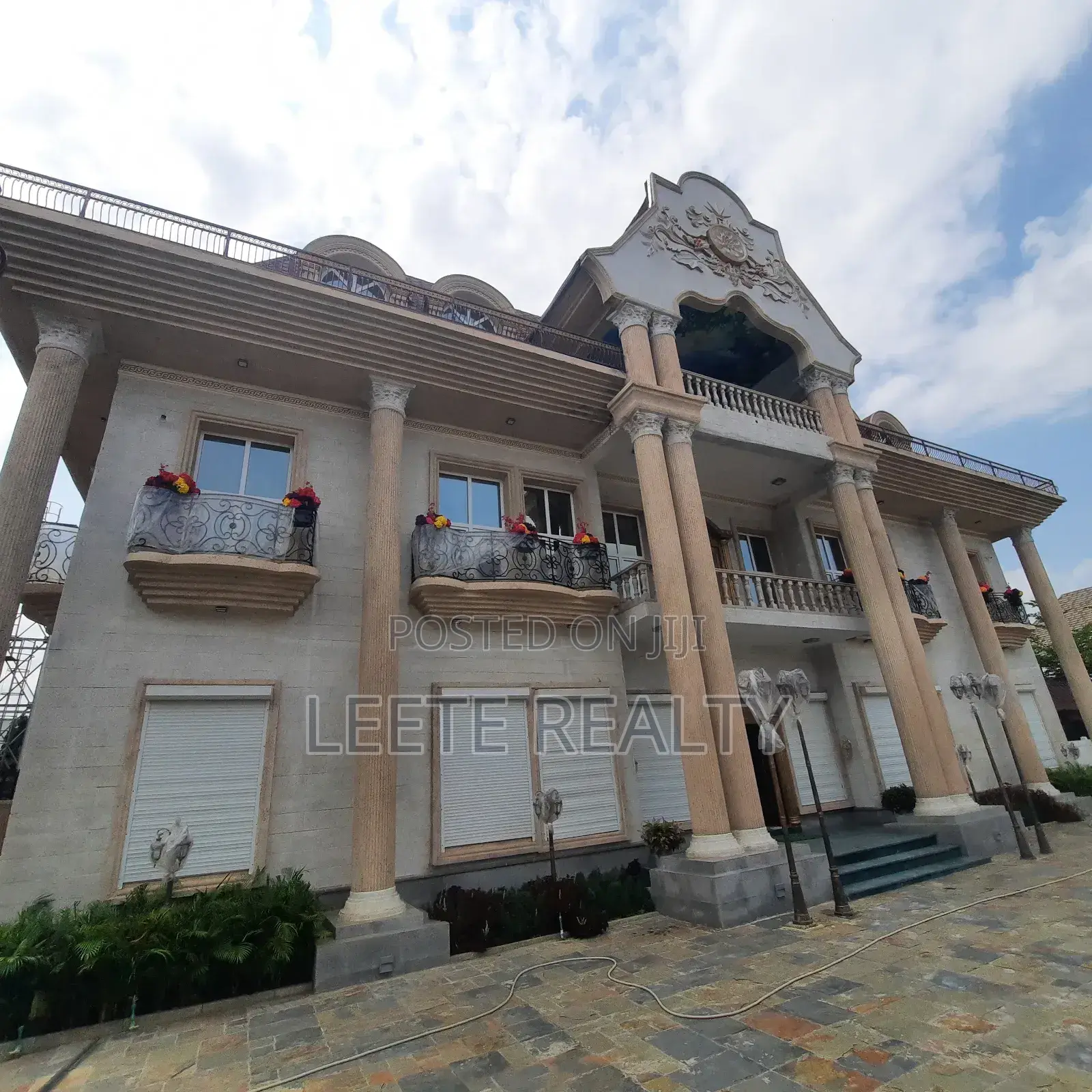 Furnished 9bdrm Mansion in Maitama for sale