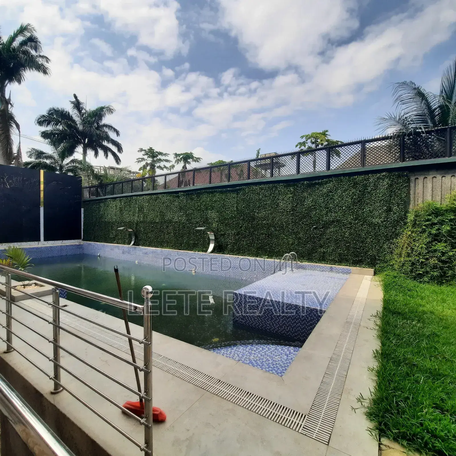Furnished 9bdrm Mansion in Maitama for sale