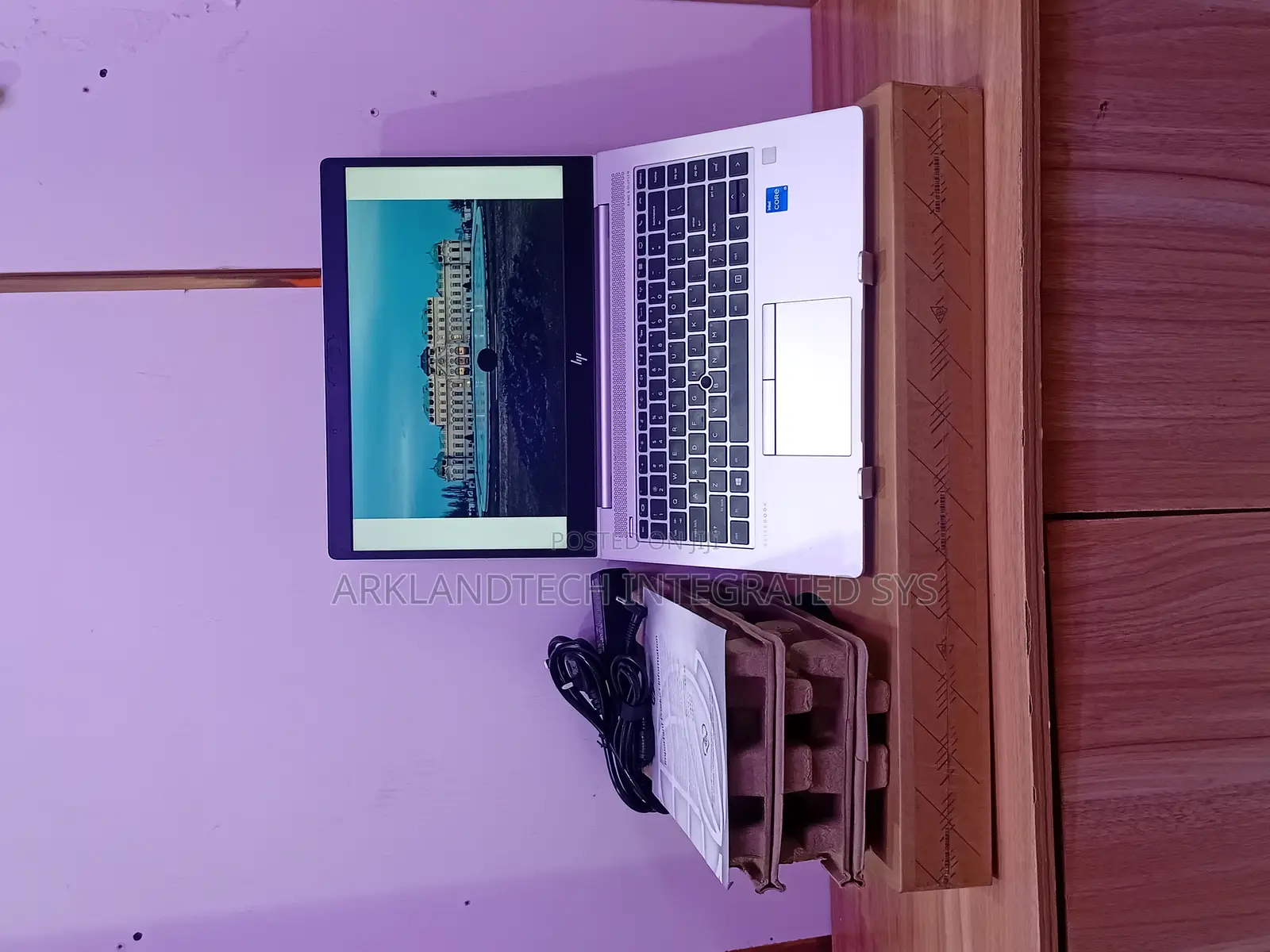 New Laptop HP EliteBook 8740W 8GB Intel Core I5 SSD 256GB