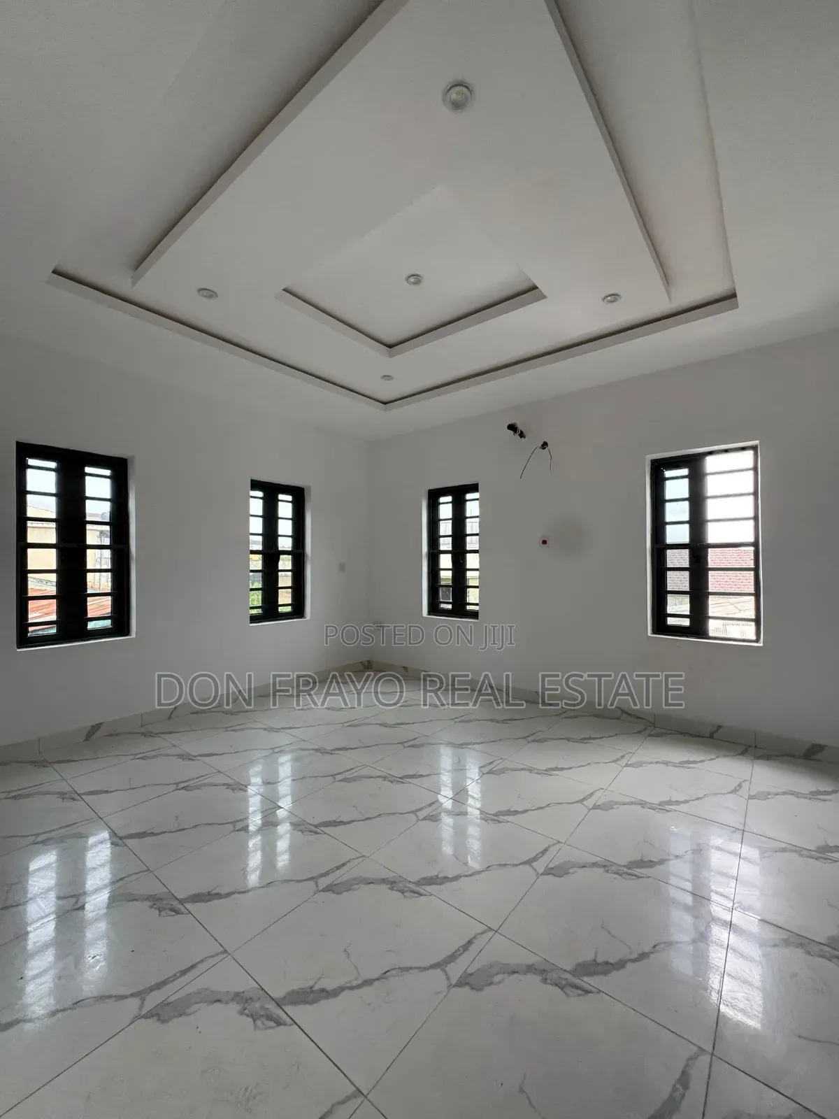 4bdrm Duplex in Oluyole Estate for sale