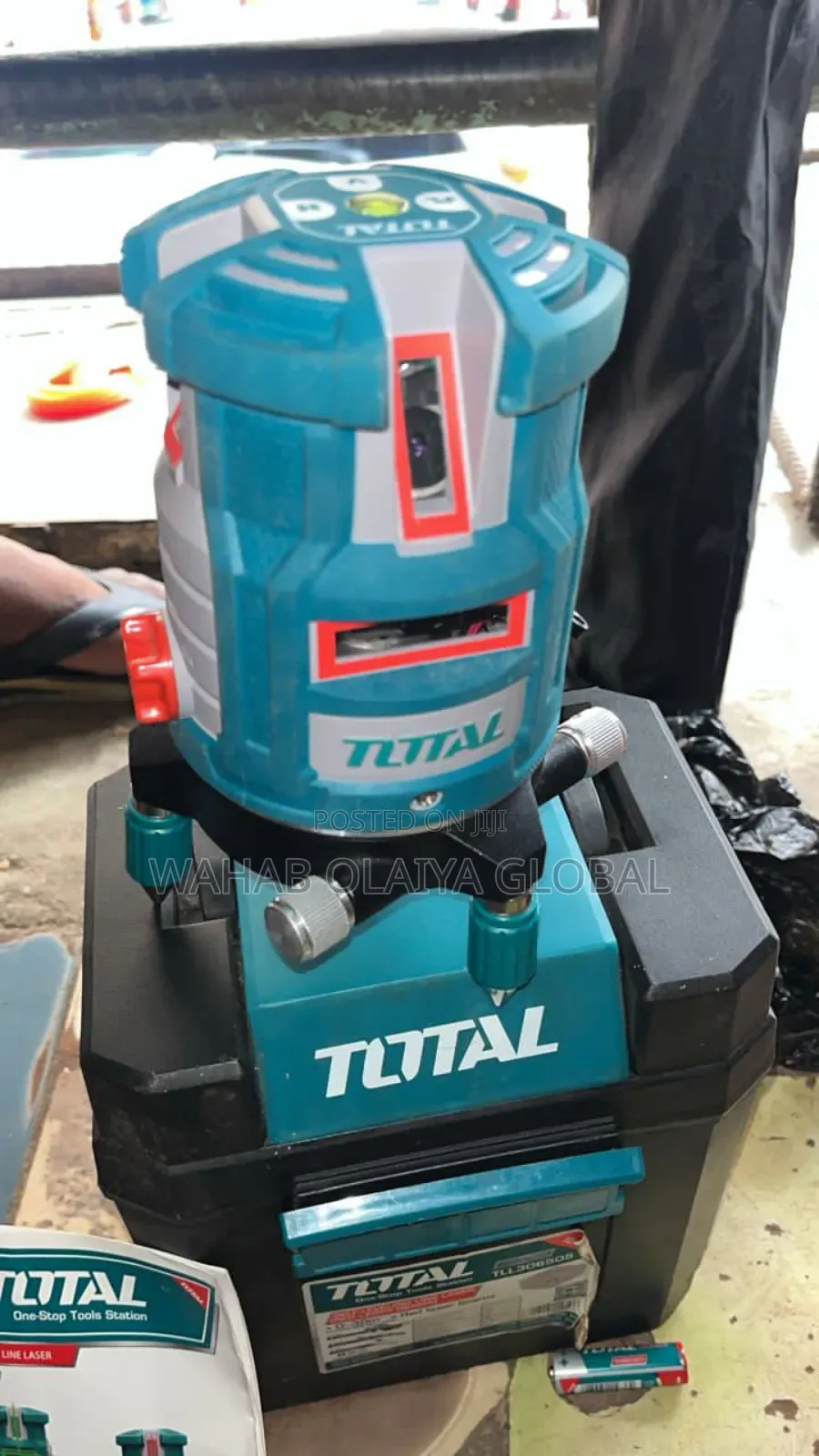 Total TLL 306505 Self-Leveling Line Laser – 0-30m