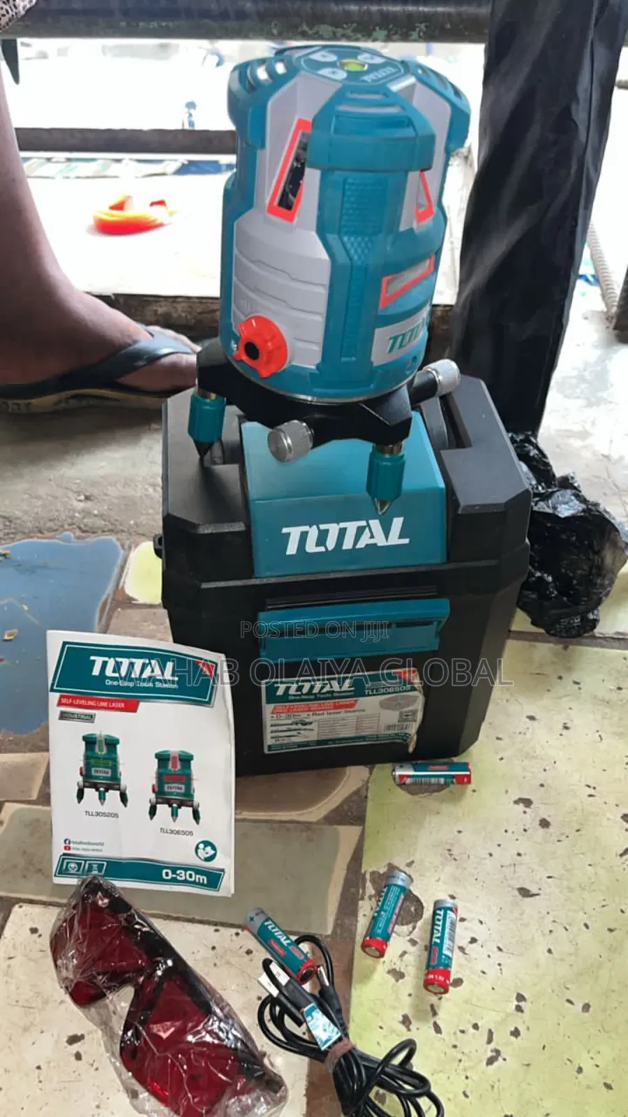 Total TLL 306505 Self-Leveling Line Laser – 0-30m