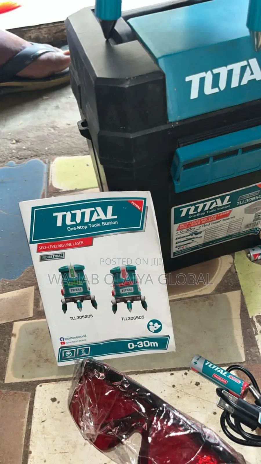 Total TLL 306505 Self-Leveling Line Laser – 0-30m