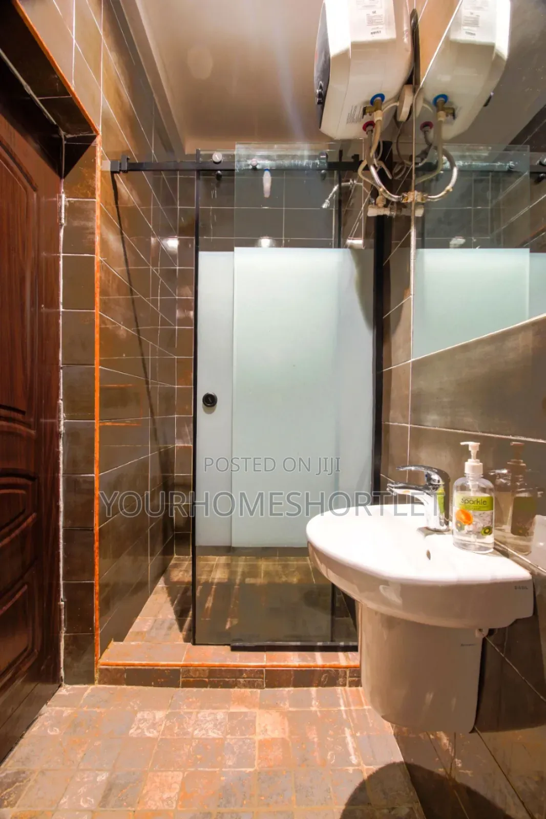 Spacious Luxury 3 and 2 Bedroom Apartment and Table Tennis