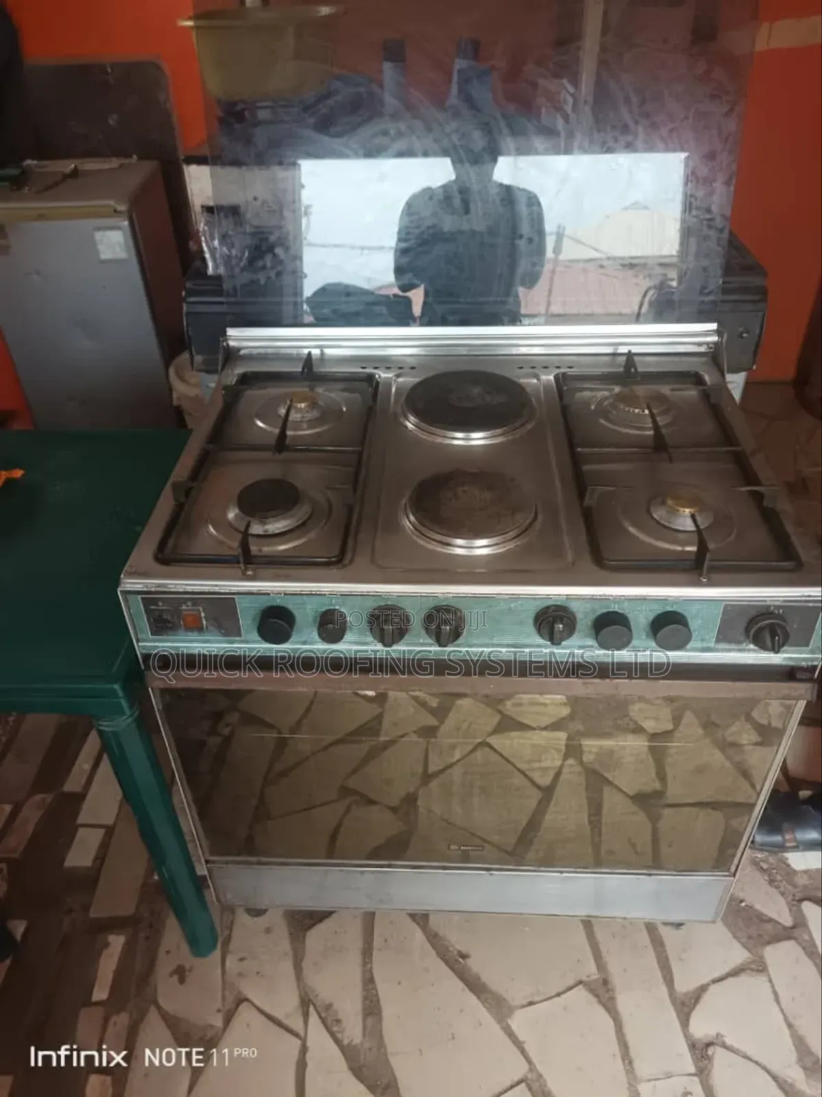 6 Burner Gas Cooker Plus Oven