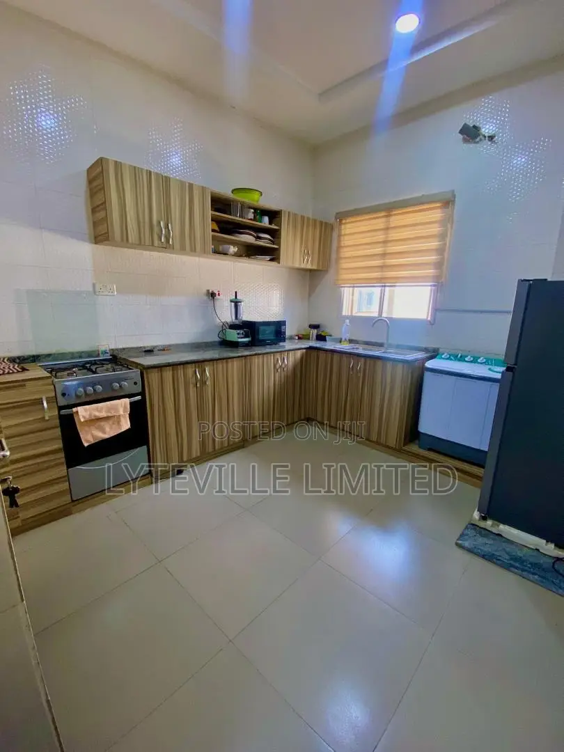 Cozy 3 Bedroom Apartment