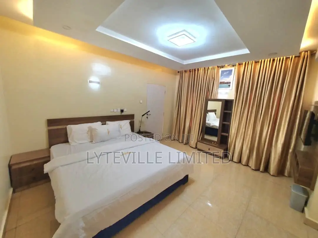 Luxurious 5 Bedrooms and Others
