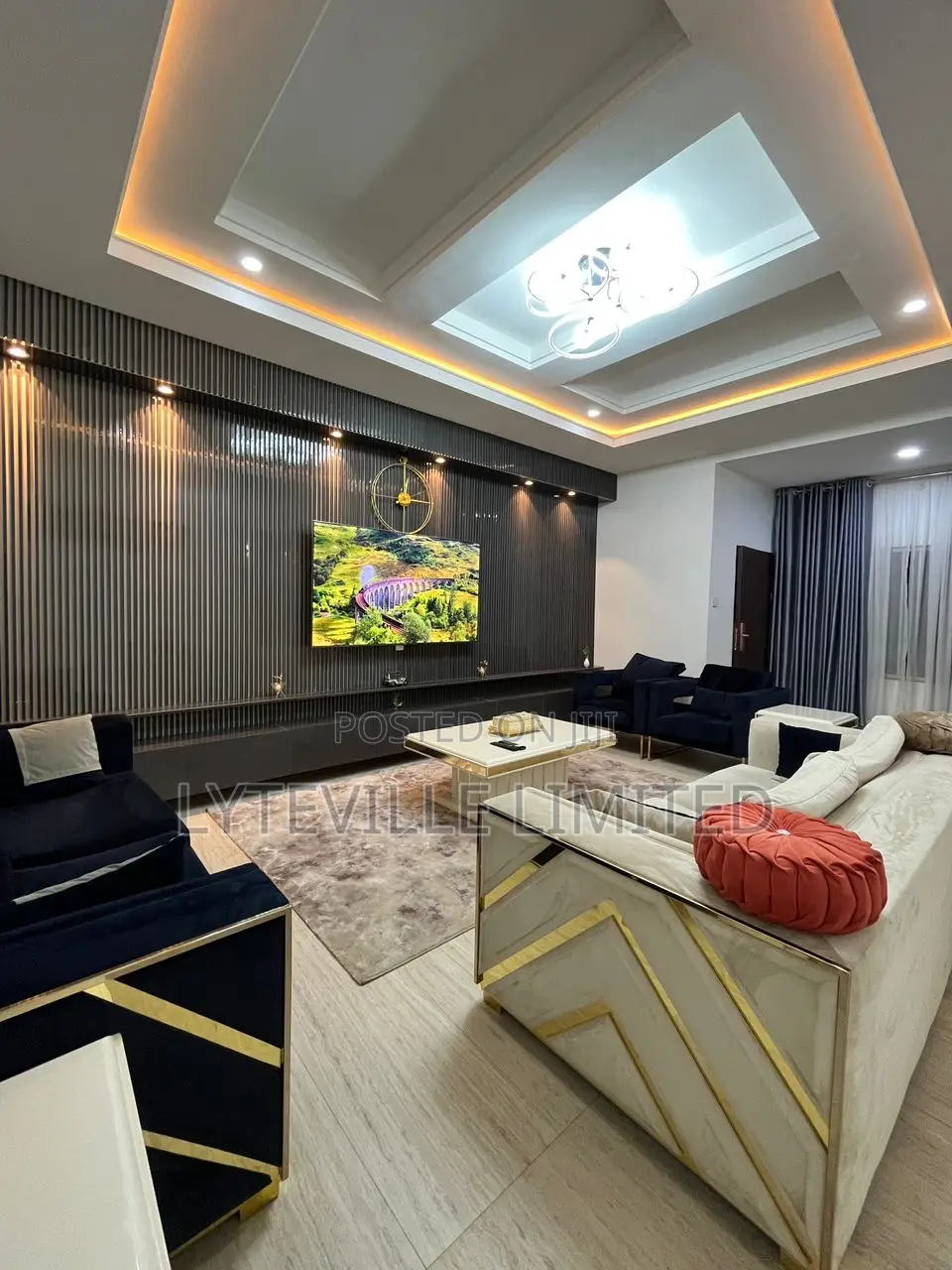 Luxurious 5 Bedrooms and Others