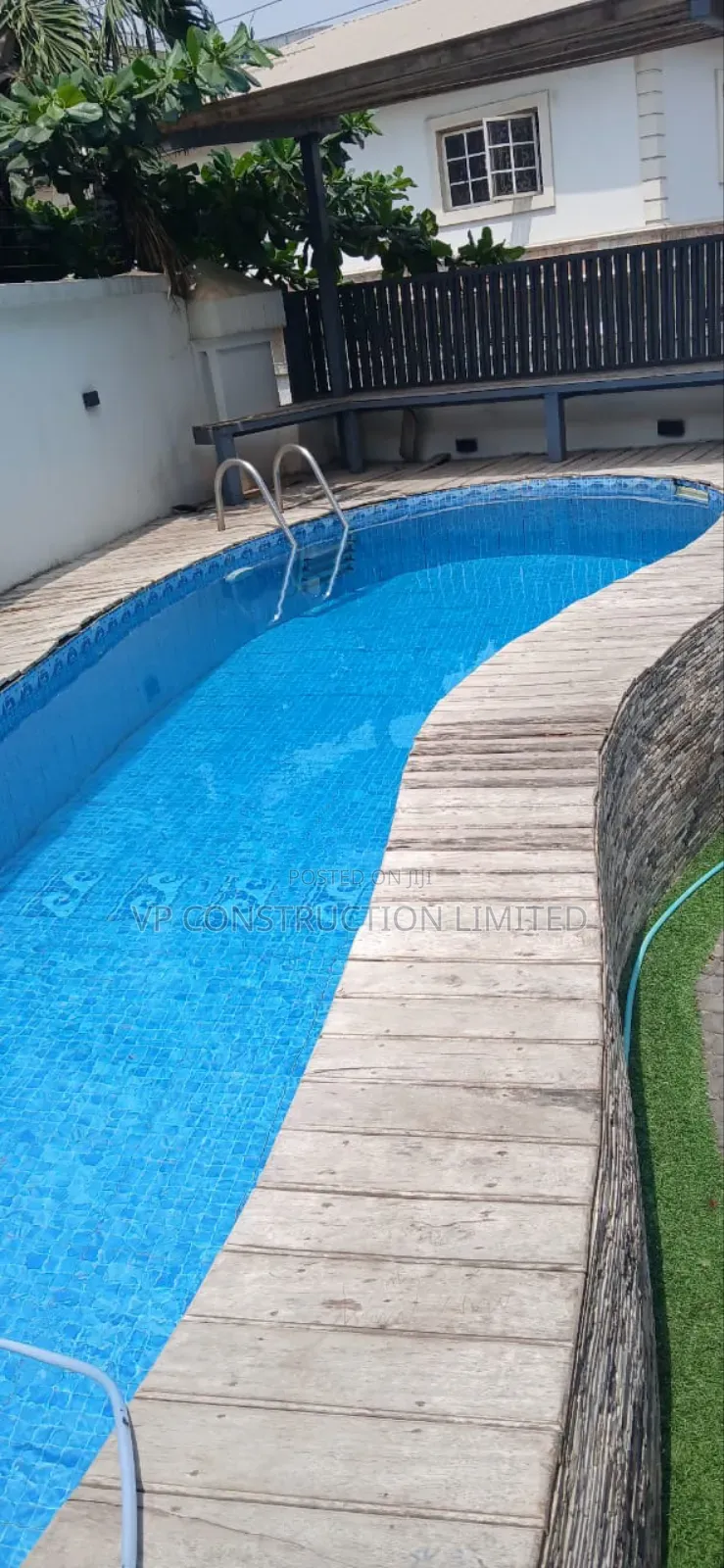 Swimming Pool Builder