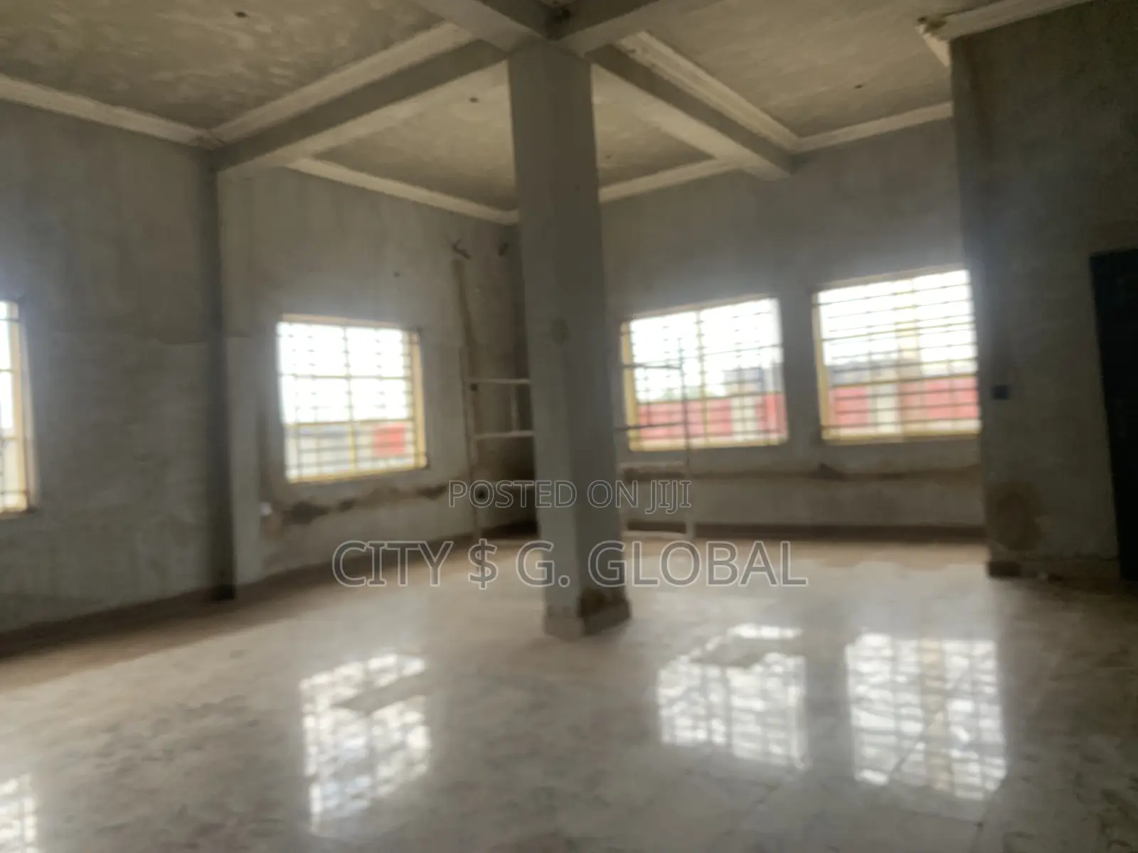 Shop Space./ Saloon / Spa/ Studio/ Restaurant