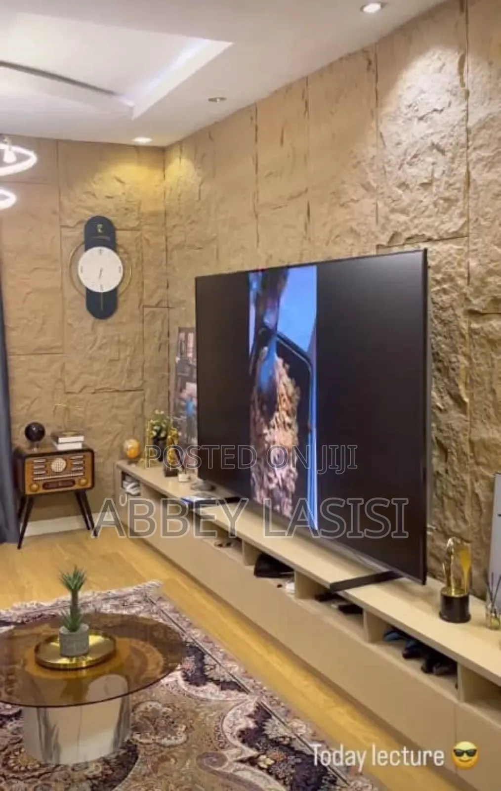 Pu Stones and Fluted Designs