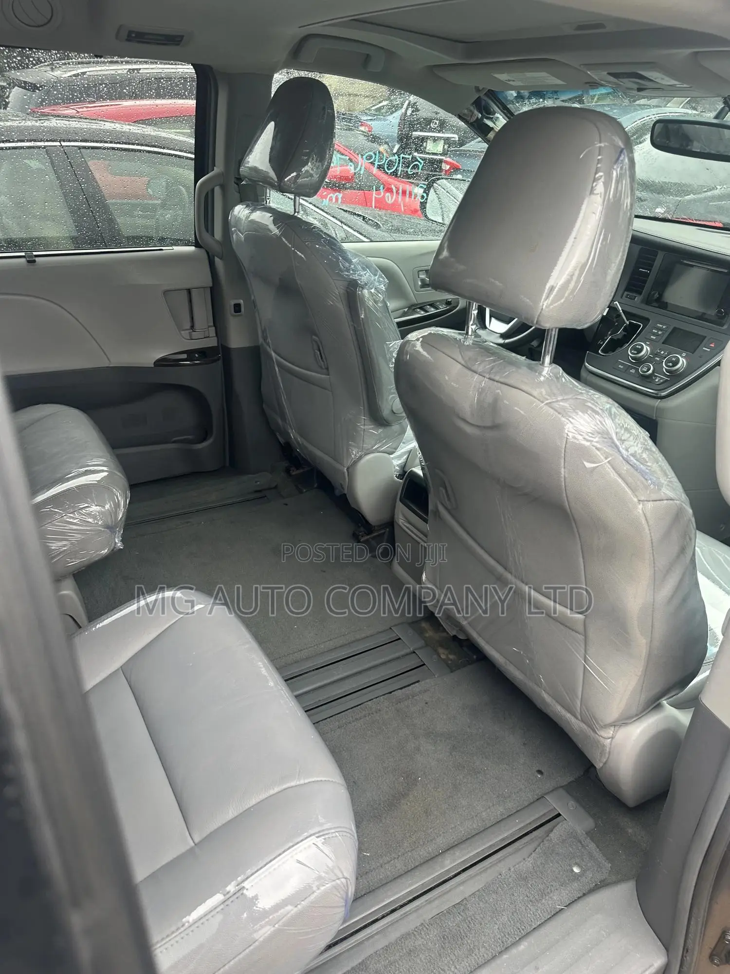 Toyota Sienna XLE Premium 8-Passenger 4dr Minivan (3.5L 6cyl 6A) 2015