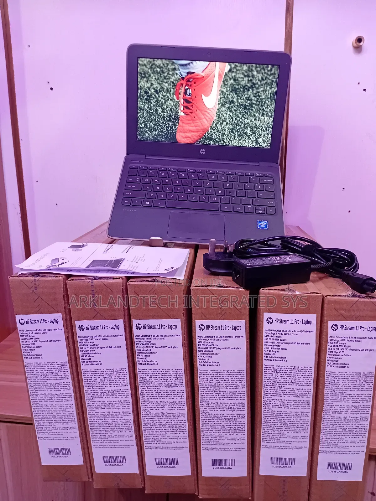 New Laptop HP Stream 11 Pro G3 4GB Intel Celeron SSD 60GB