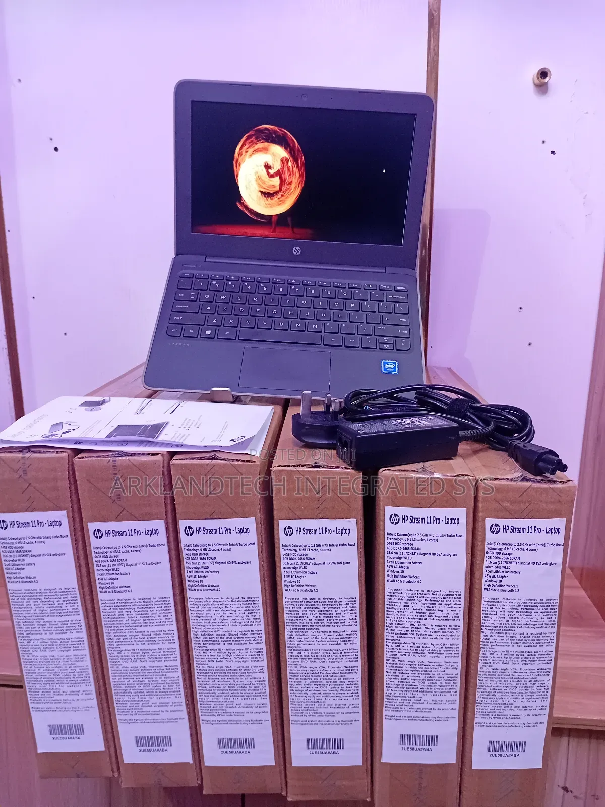 New Laptop HP Stream 11 Pro G3 4GB Intel Celeron SSD 60GB