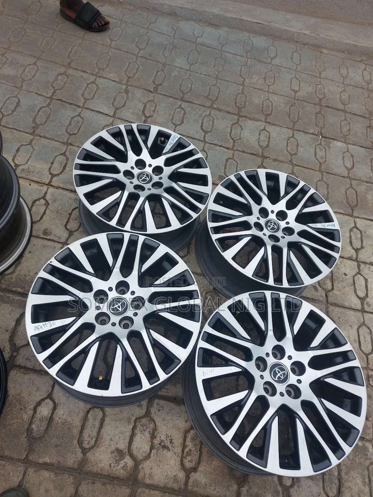 2018 Toyota Camry Alloyed 18rim