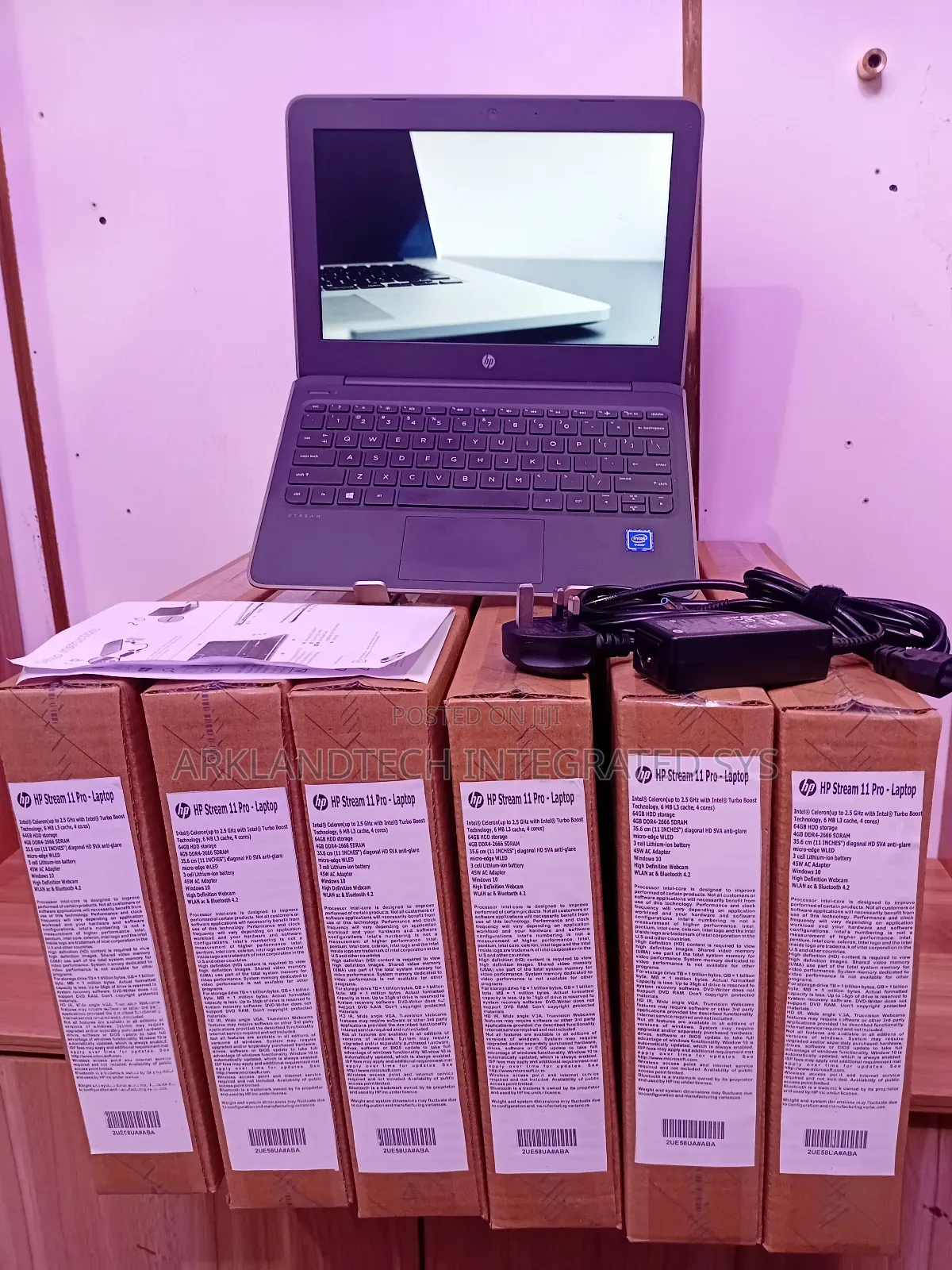 New Laptop HP Stream 11-ah110hr 4GB Intel Celeron SSD 40GB