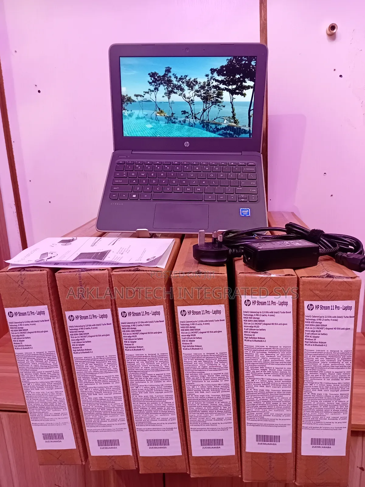 New Laptop HP Stream 11-ah110hr 4GB Intel Celeron SSD 40GB