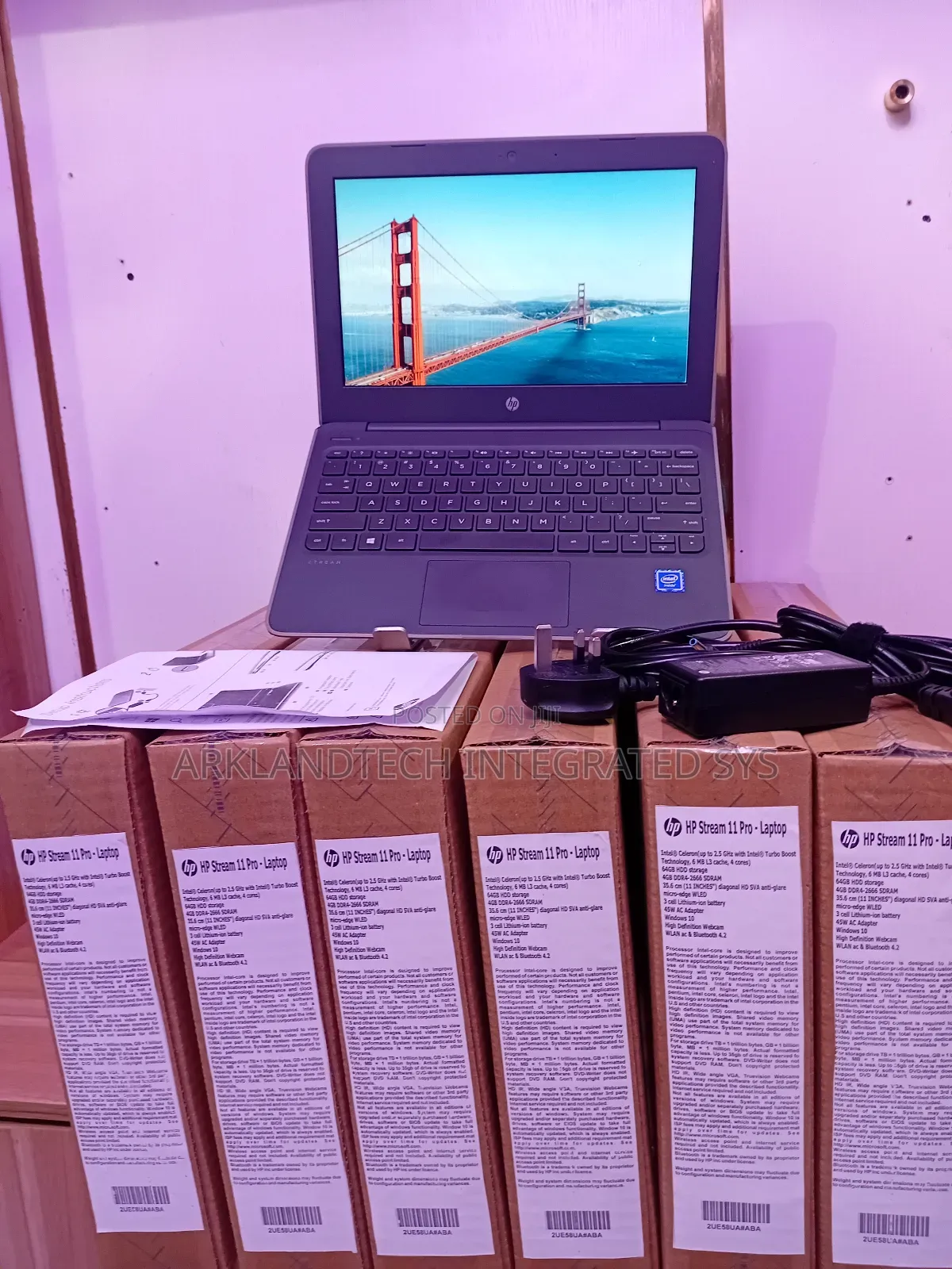 New Laptop HP Stream 11-ah110hr 4GB Intel Celeron SSD 40GB