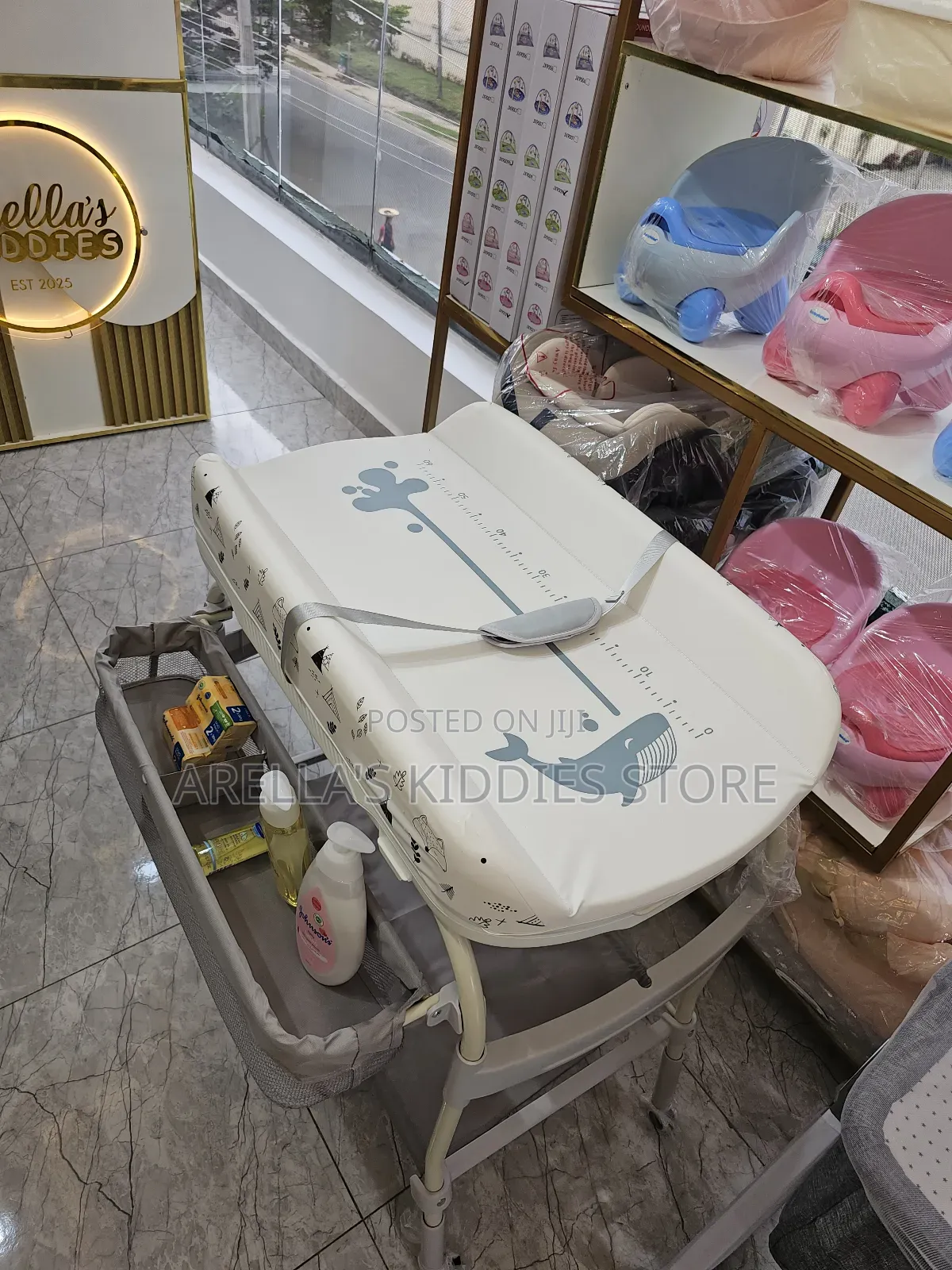 4 in 1 ( Baby Bathtub / Changing Table Storage Rack